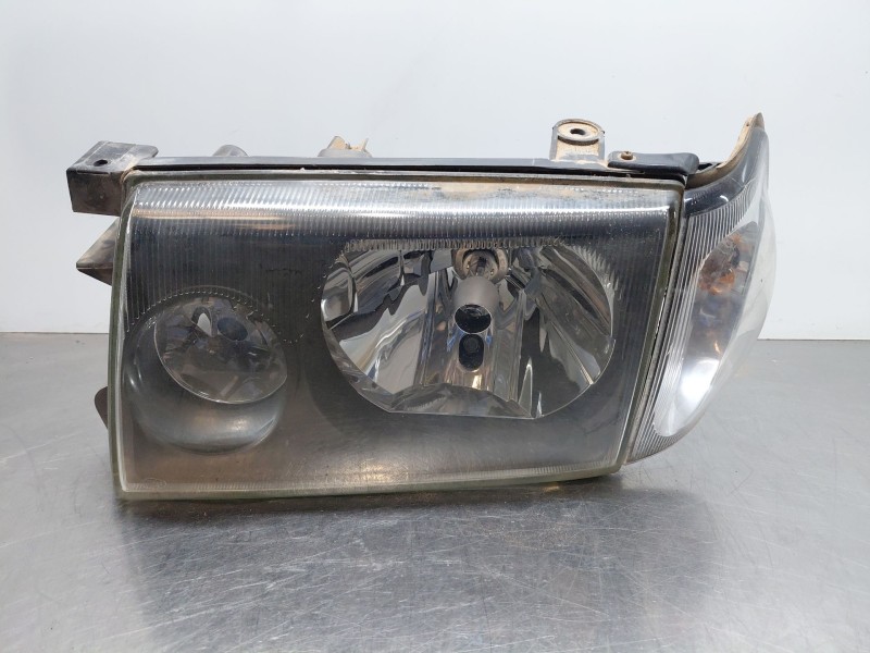 Recambio de faro izquierdo para nissan terrano ii (r20) 2.7 tdi 4wd referencia OEM IAM 260600X000  