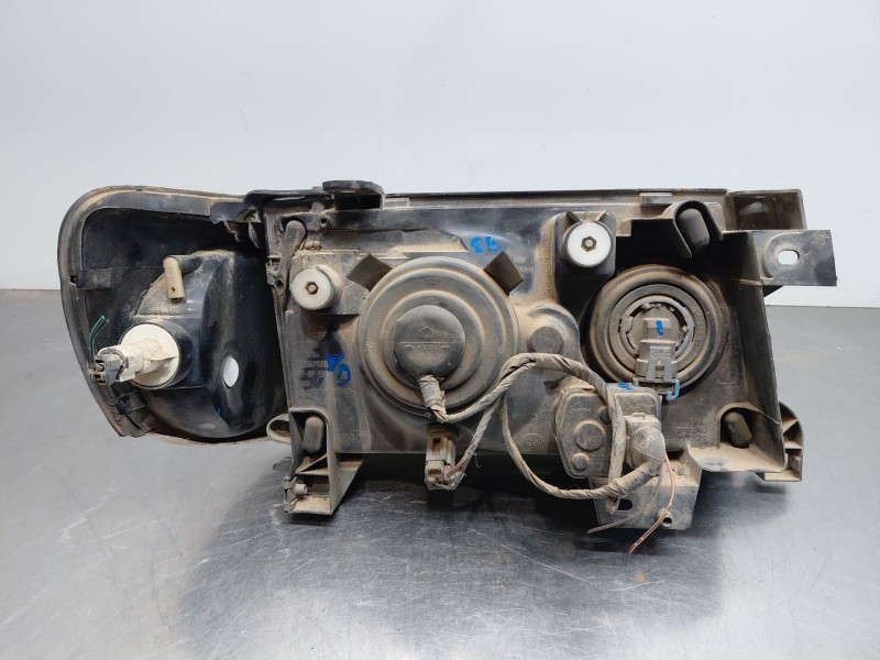 Recambio de faro izquierdo para nissan terrano ii (r20) 2.7 tdi 4wd referencia OEM IAM 260600X000  