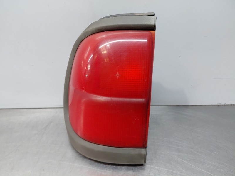 Recambio de piloto trasero izquierdo para nissan terrano ii (r20) 2.7 tdi 4wd referencia OEM IAM 268550X000  