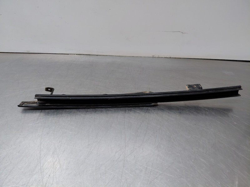 Recambio de moldura para nissan terrano ii (r20) 2.7 tdi 4wd referencia OEM IAM 822340F610  