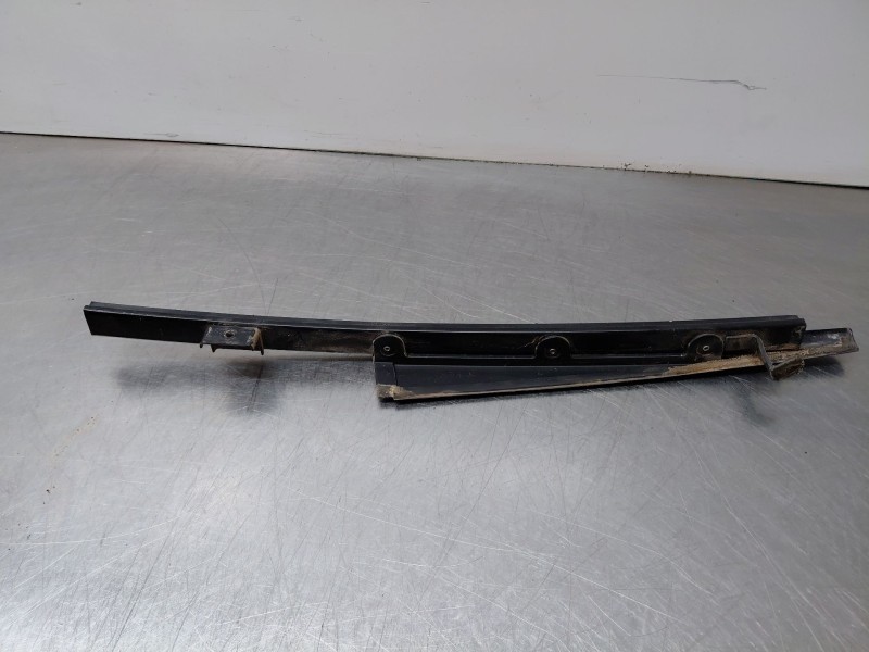 Recambio de moldura para nissan terrano ii (r20) 2.7 tdi 4wd referencia OEM IAM 822340F610  