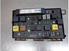 Recambio de caja reles / fusibles para opel zafira / zafira family b (a05) 1.9 cdti (m75) referencia OEM IAM 13206748   2