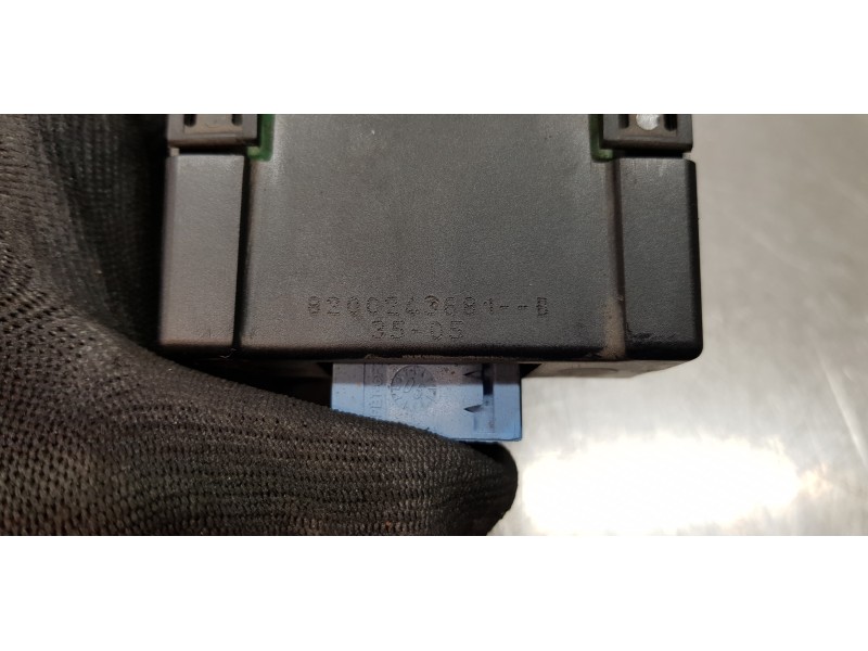 Recambio de freno de mano electrico para renault scenic ii confort authentique referencia OEM IAM 8200243681  