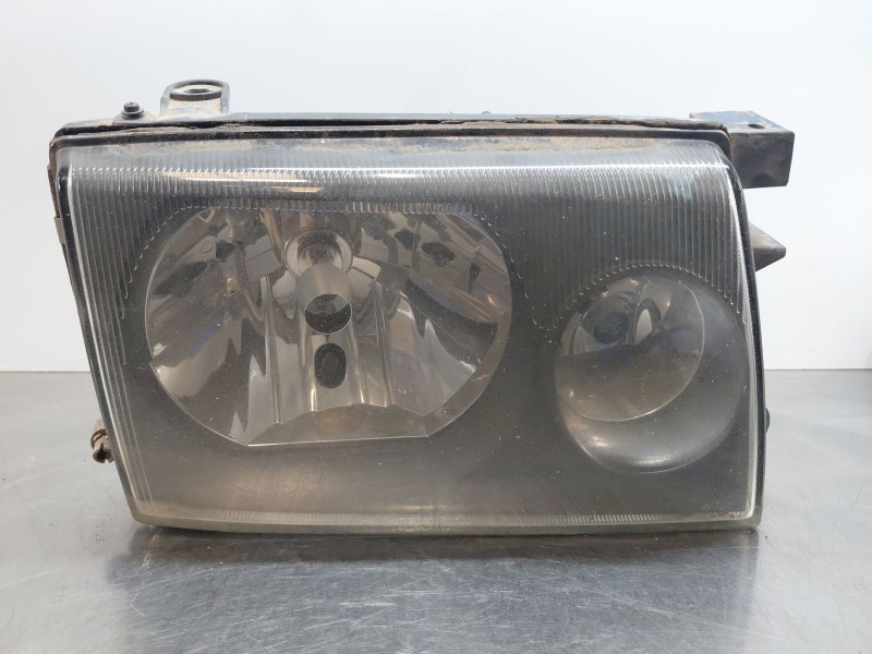 Recambio de faro derecho para nissan terrano ii (r20) 2.7 tdi 4wd referencia OEM IAM 260100X000  