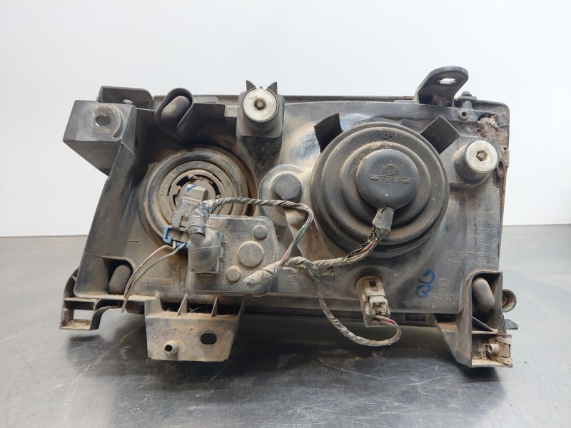 Recambio de faro derecho para nissan terrano ii (r20) 2.7 tdi 4wd referencia OEM IAM 260100X000  