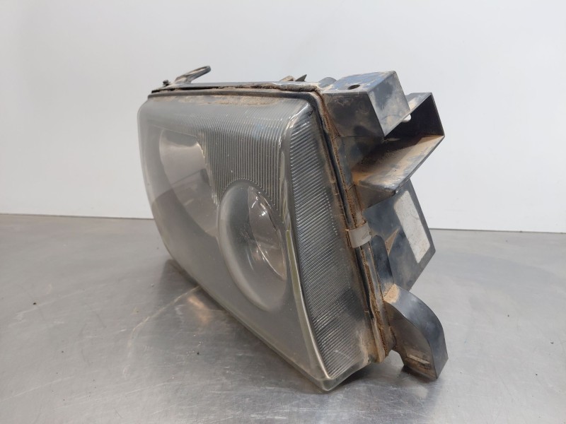 Recambio de faro derecho para nissan terrano ii (r20) 2.7 tdi 4wd referencia OEM IAM 260100X000  