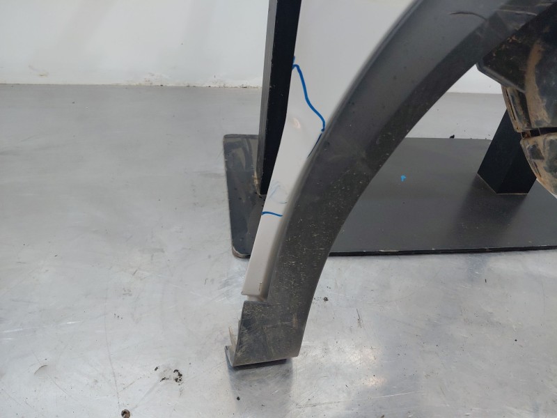 Recambio de aleta delantera derecha para peugeot 2008 (p2) allure referencia OEM IAM 9825439080  