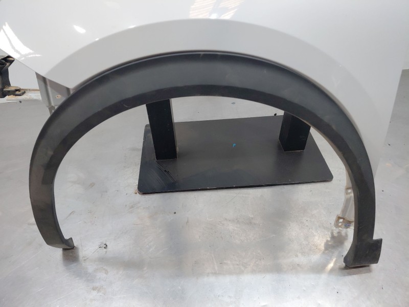 Recambio de aleta delantera izquierda para peugeot 2008 (p2) allure referencia OEM IAM 9825439180  
