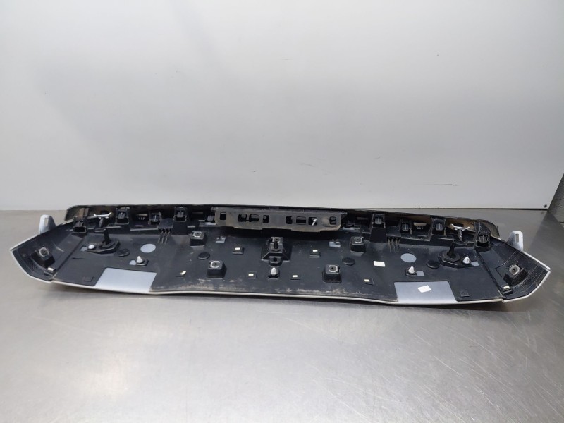 Recambio de aleron trasero para peugeot 2008 (p2) allure referencia OEM IAM   