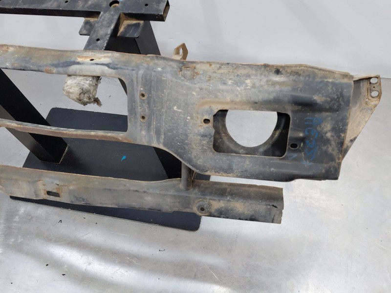 Recambio de refuerzo paragolpes delantero para nissan terrano ii (r20) 2.7 tdi 4wd referencia OEM IAM 620300X83A  