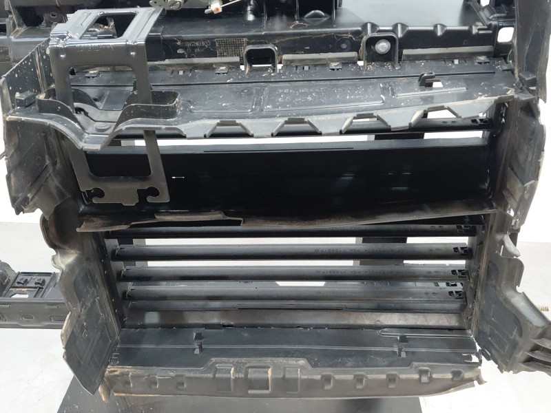 Recambio de panel frontal para peugeot 2008 (p2) allure referencia OEM IAM   
