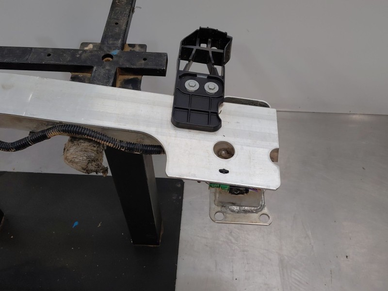 Recambio de refuerzo paragolpes delantero para peugeot 2008 (p2) allure referencia OEM IAM   