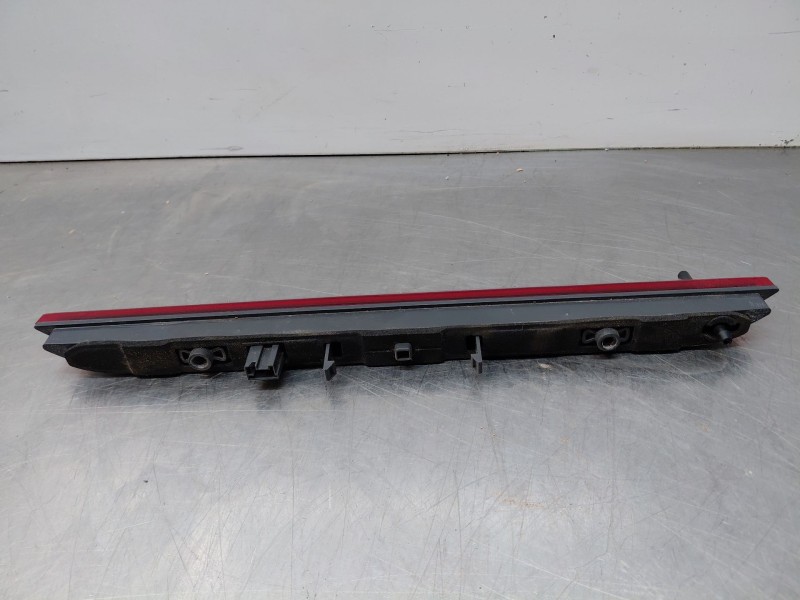 Recambio de luz central de freno para peugeot 2008 (p2) allure referencia OEM IAM   