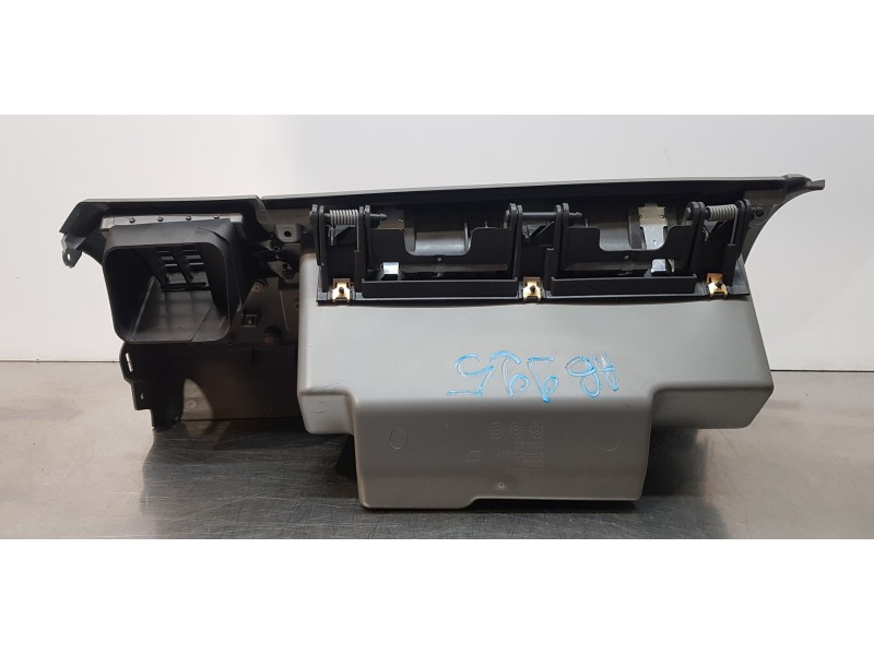 Recambio de guantera para chrysler grand voyager limited referencia OEM IAM 1LE481DSAA  