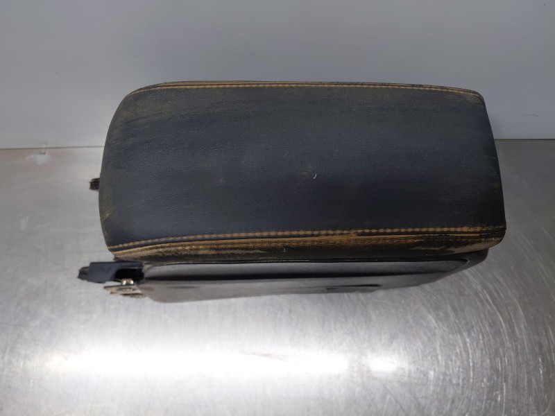 Recambio de apoyabrazos central para peugeot 2008 (p2) allure referencia OEM IAM   