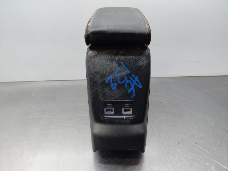 Recambio de apoyabrazos central para peugeot 2008 (p2) allure referencia OEM IAM   
