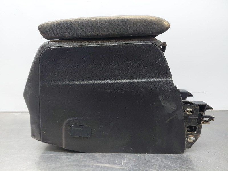 Recambio de apoyabrazos central para peugeot 2008 (p2) allure referencia OEM IAM   