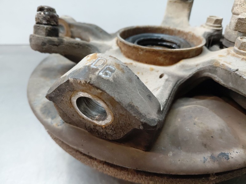 Recambio de mangueta delantera derecha para nissan terrano ii (r20) 2.7 tdi 4wd referencia OEM IAM 400147F011  