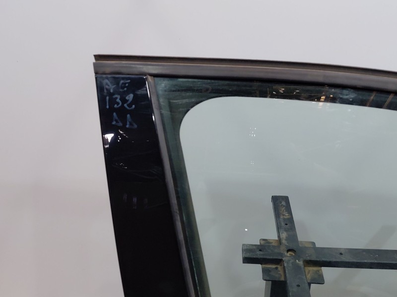 Recambio de puerta delantera derecha para peugeot 2008 (p2) allure referencia OEM IAM 9831047380  