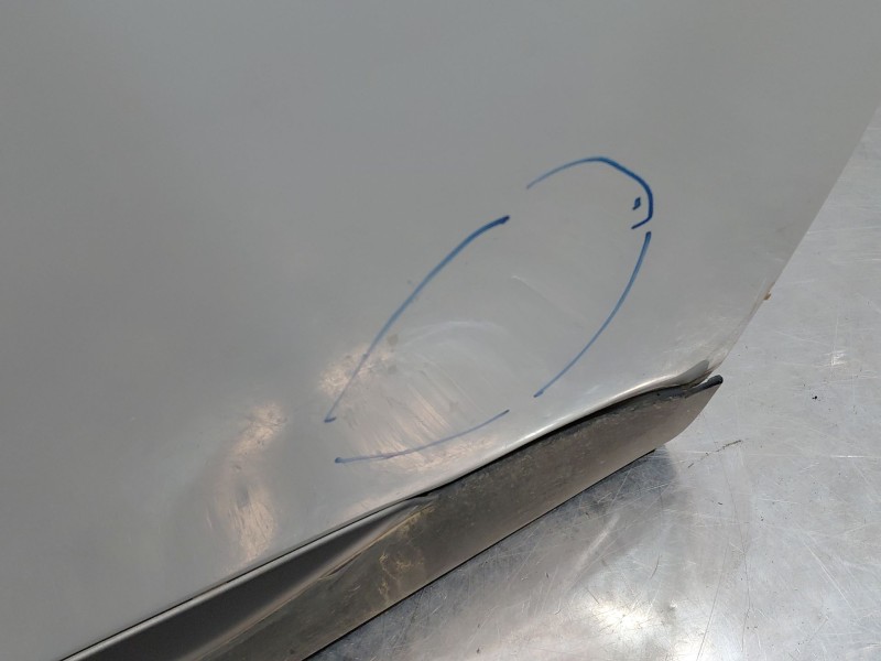 Recambio de puerta delantera derecha para peugeot 2008 (p2) allure referencia OEM IAM 9831047380  