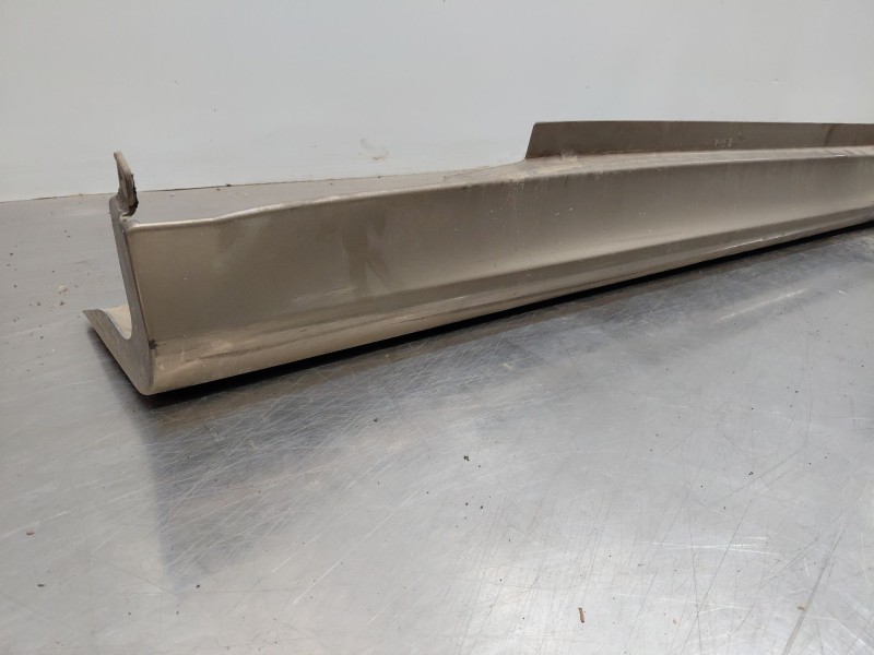 Recambio de faldon lateral para mercedes-benz clase b (w245) standard referencia OEM IAM   