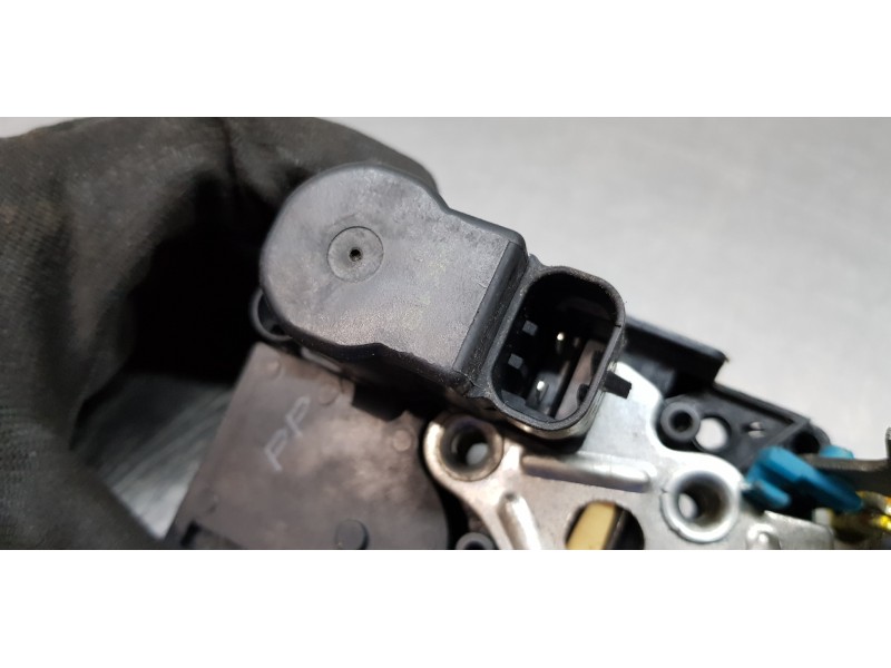 Recambio de cerradura puerta trasera derecha para chevrolet aveo lt referencia OEM IAM 96801710  