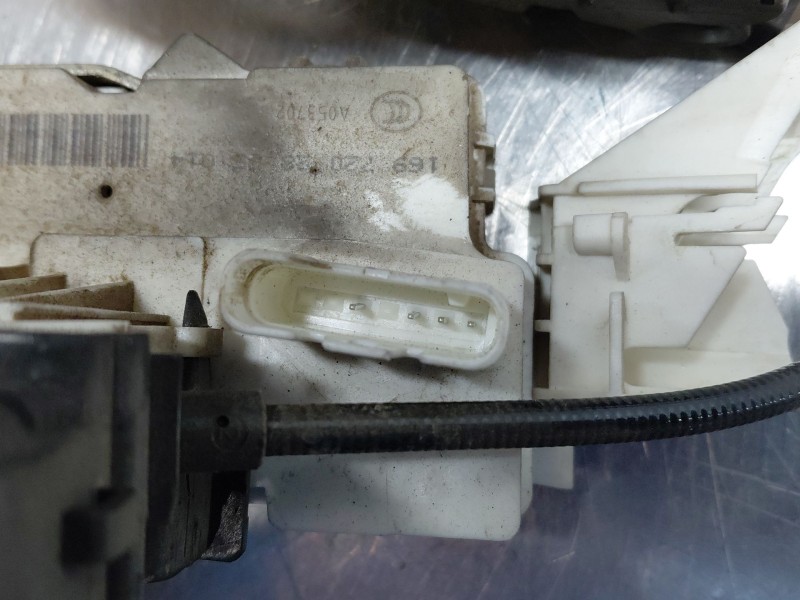 Recambio de cerradura puerta delantera derecha para mercedes-benz clase a (w169) elegance referencia OEM IAM A1697202035  