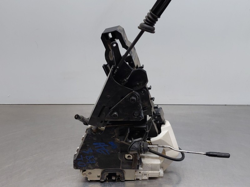 Recambio de cerradura puerta trasera derecha para mercedes-benz clase a (w169) elegance referencia OEM IAM A1697303035  