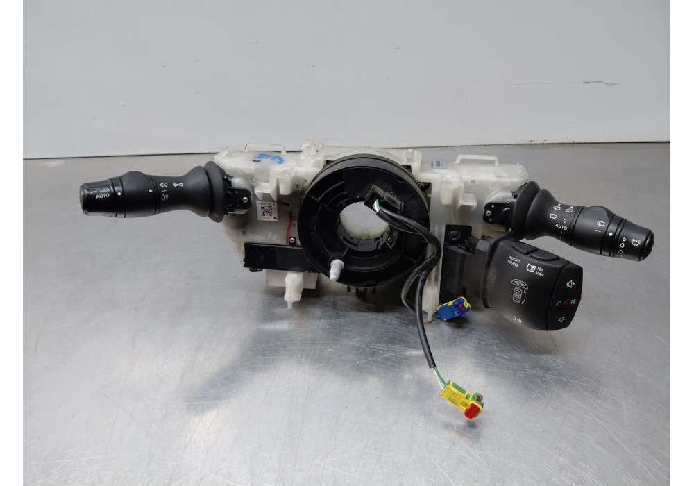 Recambio de mando multifuncion para renault megane iii hatchback (bz0/1_, b3_) 1.5 dci referencia OEM IAM 255670019R  
