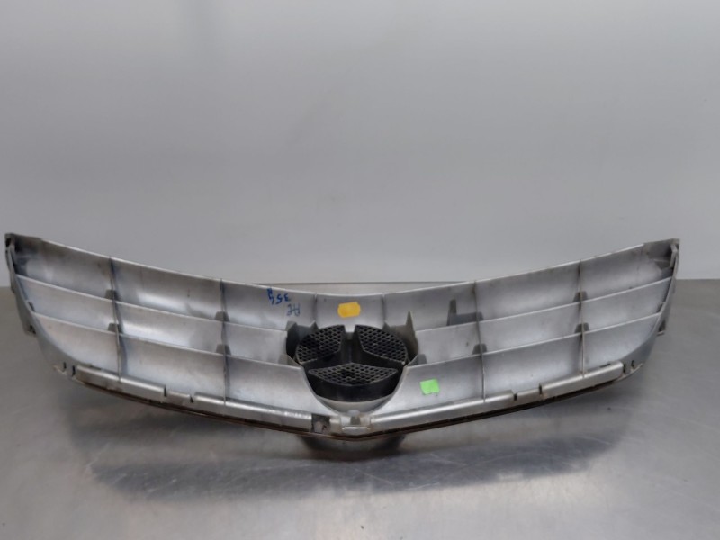 Recambio de rejilla delantera para mercedes-benz clase b (w245) standard referencia OEM IAM A1698800883  