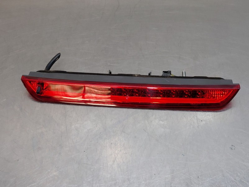 Recambio de luz central de freno para peugeot 2008 (p2) bluehdi referencia OEM IAM 9836561780  