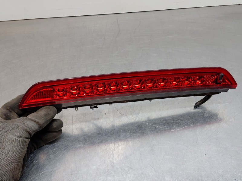 Recambio de luz central de freno para peugeot 2008 (p2) bluehdi referencia OEM IAM 9836561780  