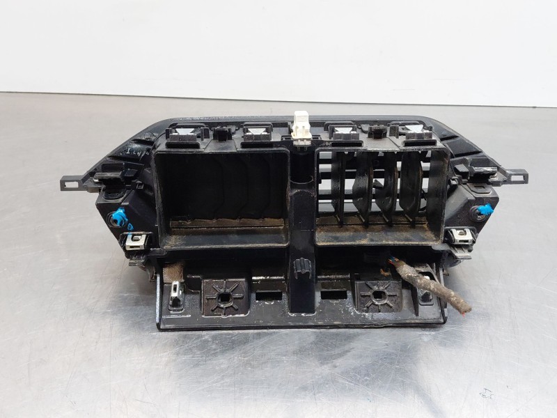 Recambio de mando climatizador para peugeot 2008 (p2) bluehdi referencia OEM IAM 98261078XU  