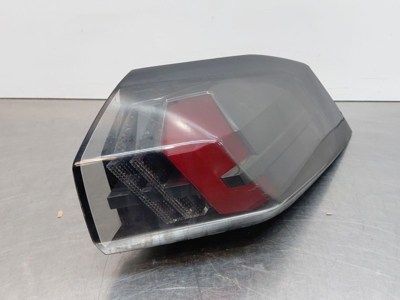 Recambio de piloto trasero derecho para peugeot 2008 (p2) bluehdi referencia OEM IAM 9838190480  
