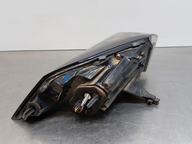Recambio de piloto trasero derecho para peugeot 2008 (p2) bluehdi referencia OEM IAM 9838190480  