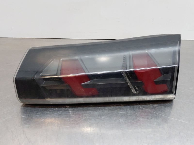 Recambio de piloto trasero derecho interior para peugeot 2008 (p2) bluehdi referencia OEM IAM 9825957180  