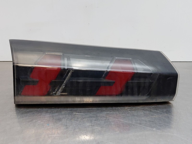 Recambio de piloto trasero izquierdo interior para peugeot 2008 (p2) bluehdi referencia OEM IAM 9825957580  
