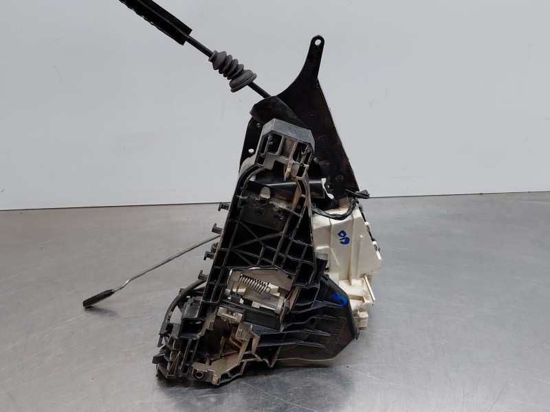 Recambio de cerradura puerta delantera derecha para mercedes-benz clase b (w245) standard referencia OEM IAM A1697204435  