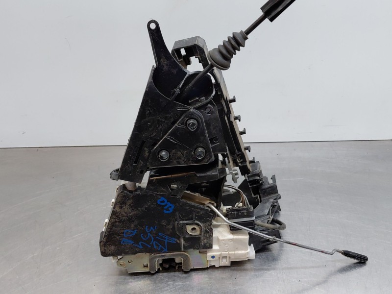 Recambio de cerradura puerta delantera derecha para mercedes-benz clase b (w245) standard referencia OEM IAM A1697204435  