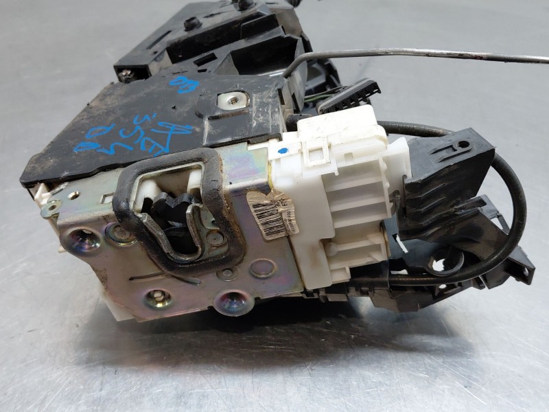 Recambio de cerradura puerta delantera derecha para mercedes-benz clase b (w245) standard referencia OEM IAM A1697204435  
