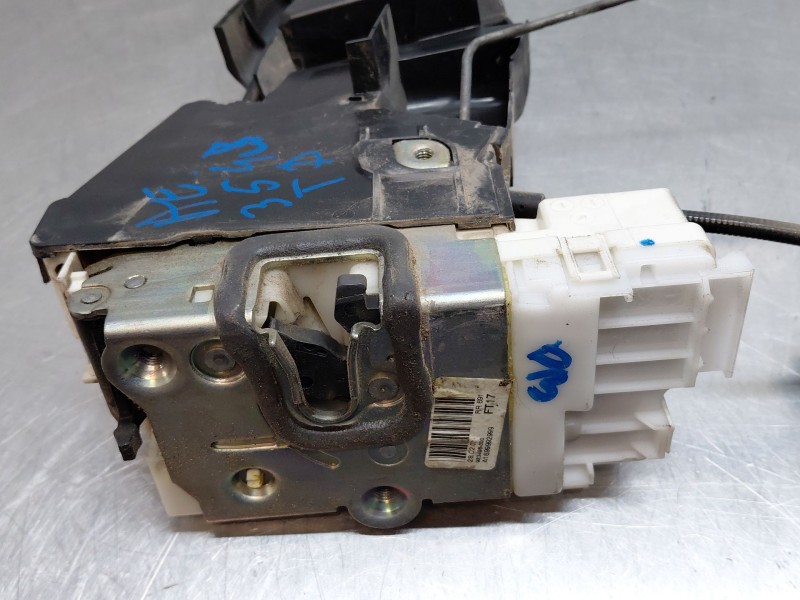 Recambio de cerradura puerta trasera derecha para mercedes-benz clase b (w245) standard referencia OEM IAM A1697303235  