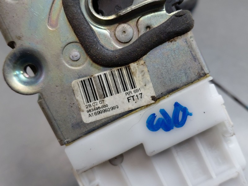 Recambio de cerradura puerta trasera derecha para mercedes-benz clase b (w245) standard referencia OEM IAM A1697303235  