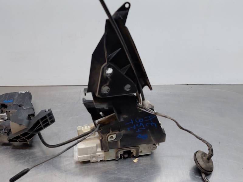 Recambio de cerradura puerta trasera izquierda para mercedes-benz clase b (w245) standard referencia OEM IAM A1697303135  
