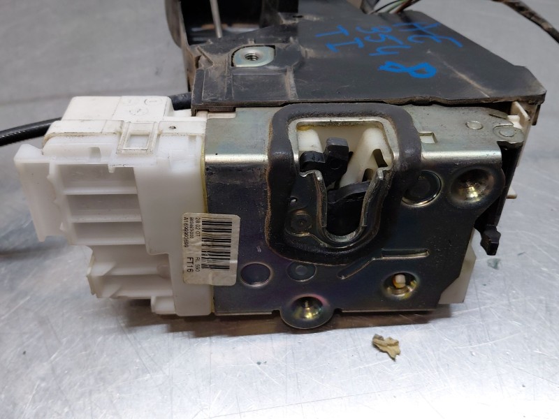 Recambio de cerradura puerta trasera izquierda para mercedes-benz clase b (w245) standard referencia OEM IAM A1697303135  