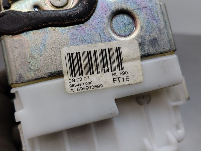 Recambio de cerradura puerta trasera izquierda para mercedes-benz clase b (w245) standard referencia OEM IAM A1697303135  