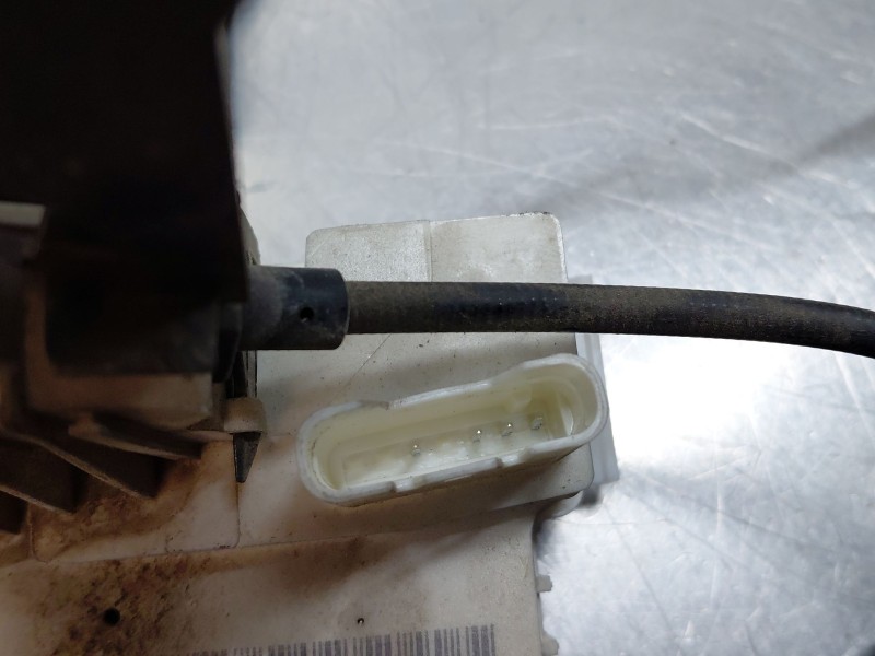 Recambio de cerradura puerta trasera izquierda para mercedes-benz clase b (w245) standard referencia OEM IAM A1697303135  
