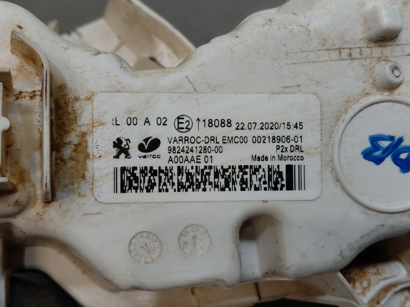 Recambio de piloto delantero derecho para peugeot 2008 (p2) bluehdi referencia OEM IAM 9824241280  