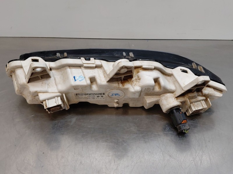 Recambio de piloto delantero izquierdo para peugeot 2008 (p2) bluehdi referencia OEM IAM 9824241480  