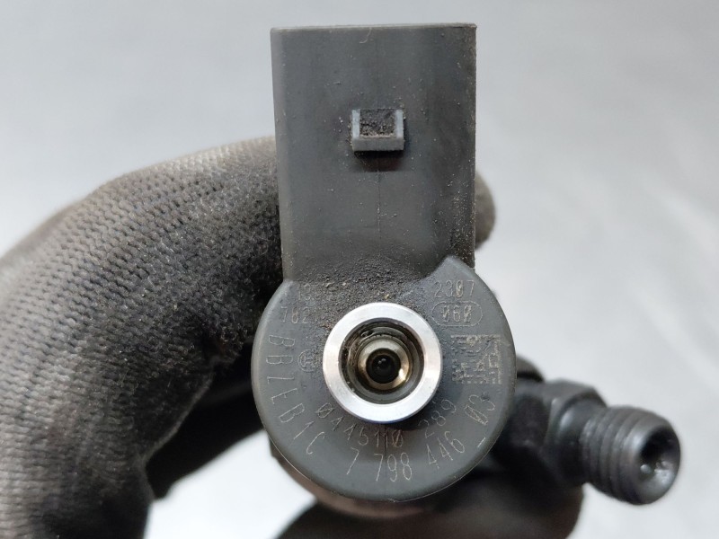 Recambio de inyector para bmw 1 (e87) 118 d referencia OEM IAM 0445110289  