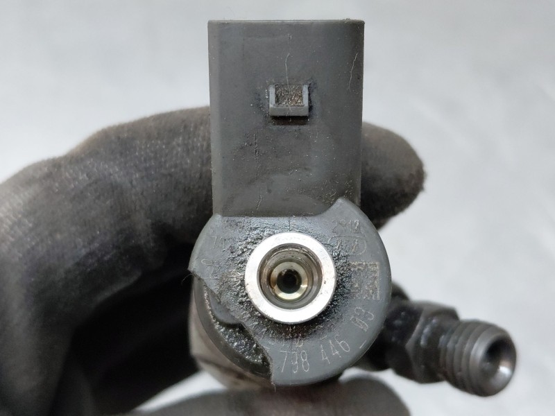 Recambio de inyector para bmw 1 (e87) 118 d referencia OEM IAM 0445110289  